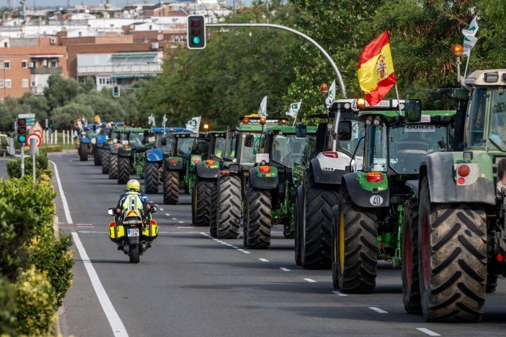 Agricultores espanhóis juntam-se ao movimento de protesto europeu