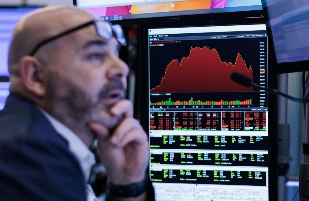 Wall Street segue em baixa antes de resultados das grandes tecnológicas