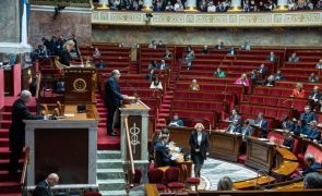 Assembleia Nacional francesa aprova inclusão de aborto na Constituição