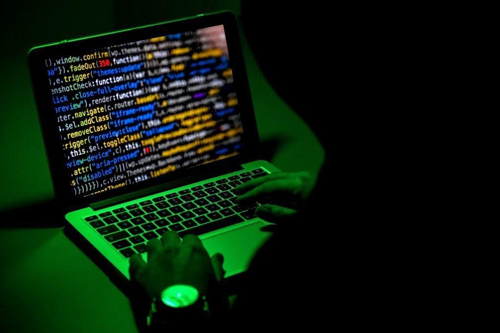 Tecnológicas privadas cruciais em repelir ataques cibernéticos russos 