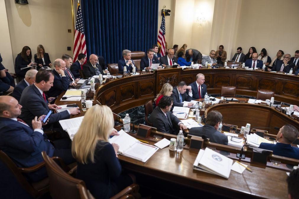 Comissão parlamentar dos EUA aprova pedido de destituição de secretário de imigração