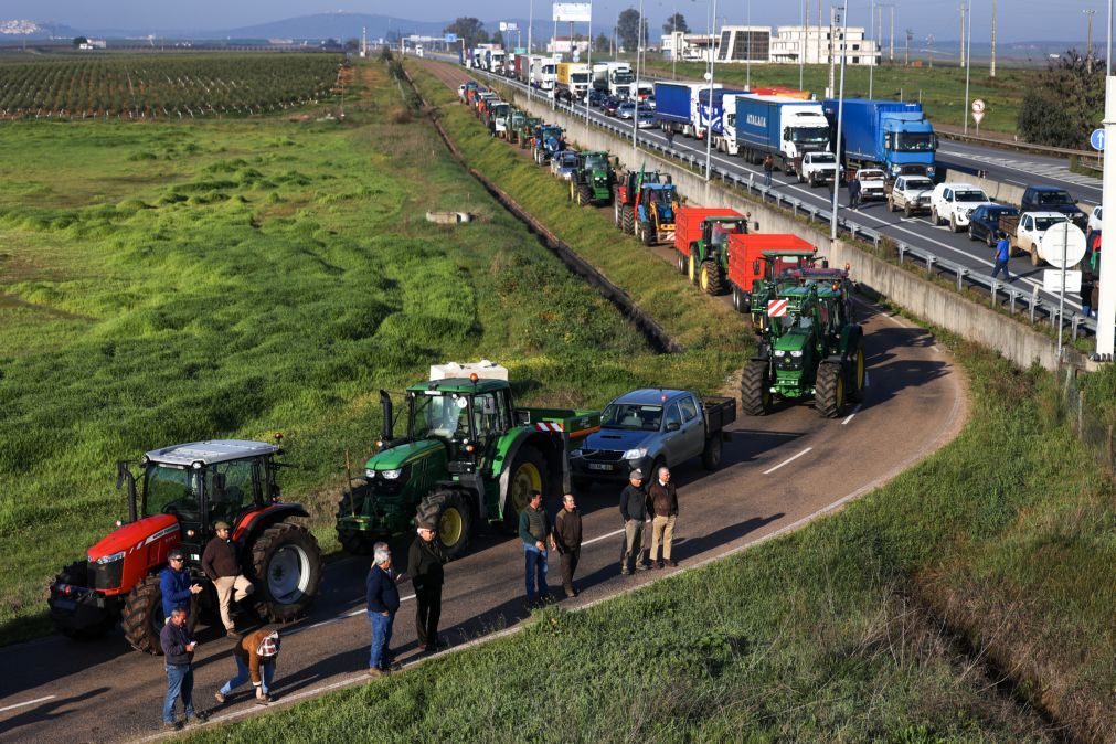 Agricultores na fronteira em Elvas ameaçam avançar para Lisboa
