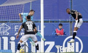 Vitória de Guimarães vence Vizela e sobe provisoriamente a quarto da I Liga