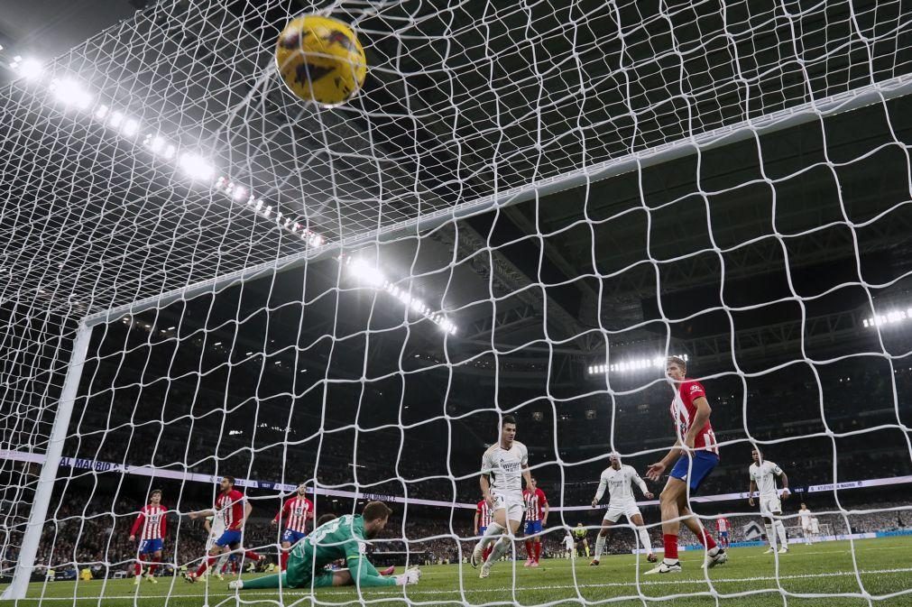 Atlético de Madrid salva ponto em casa do Real Madrid com golo nos descontos