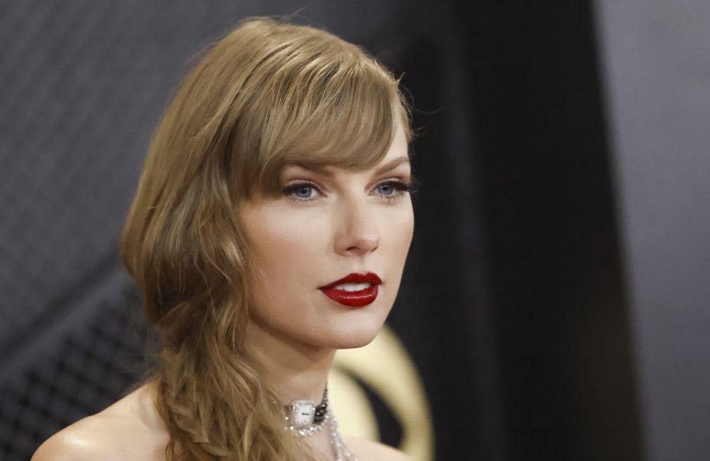 Taylor Swift torna-se primeira artista a vencer Grammy de Álbum do Ano quatro vezes