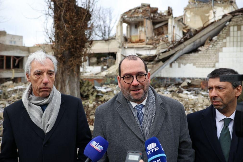 Portugal declara compromisso total com escola ucraniana destruída pelo 