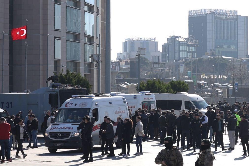 Dois mortos e seis feridos em tentativa de ataque a tribunal de Istambul