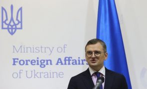 MNE ucraniano desvaloriza tensões internas e quer ficar no cargo