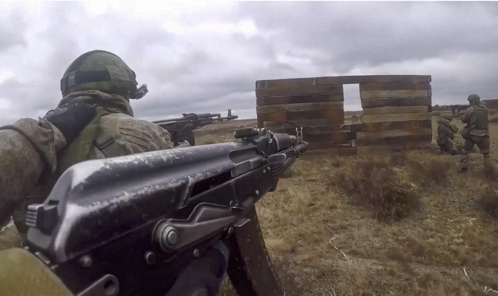 Militares da Bielorrússia autorizados a usar armas de fogo contra civis
