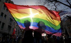 Huthis no Iémen condenam à morte 13 pessoas por homossexualidade