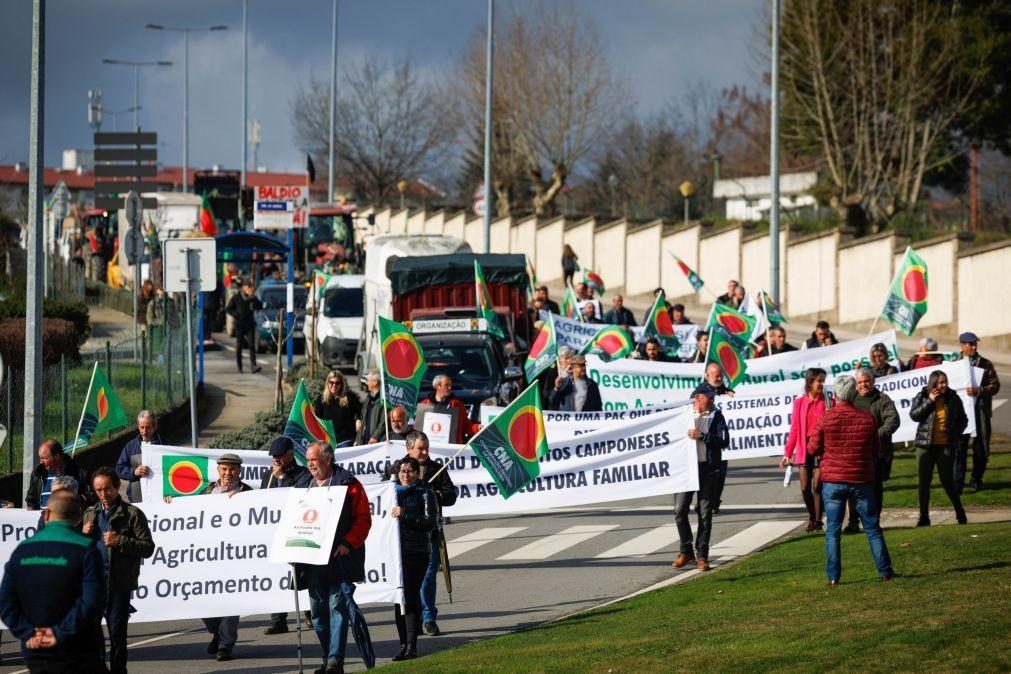 Cerca de 150 tratores e carrinhas em marcha lenta em Vila Real