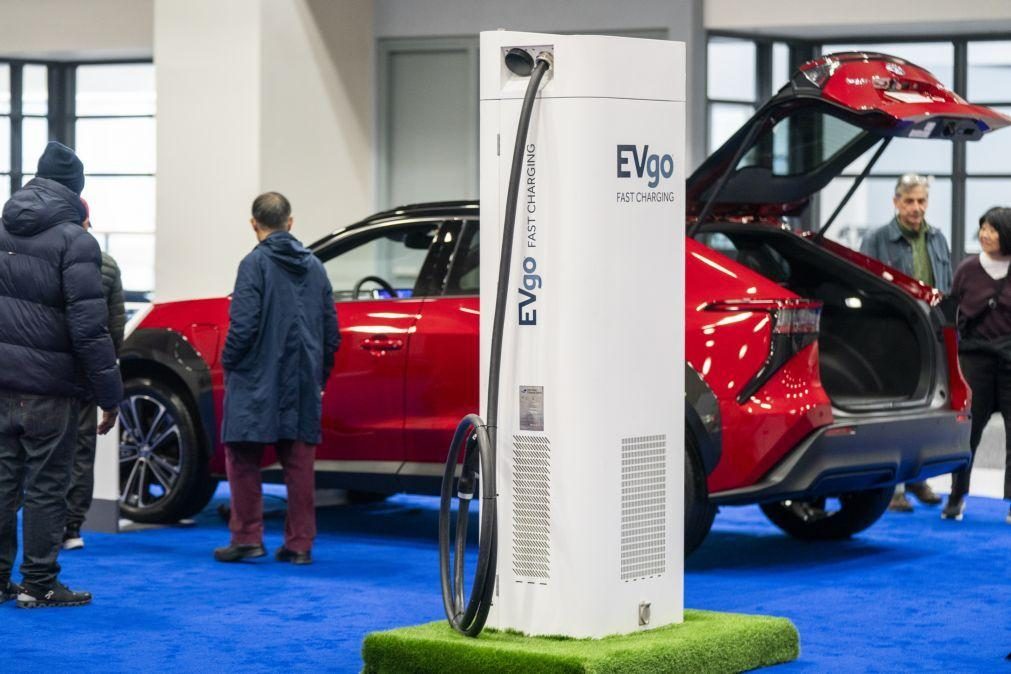Baterias lítio-metal podem duplicar autonomia de carros elétricos