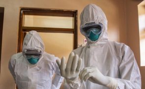 Vacinação reduz para metade a mortalidade das pessoas infetadas com Ébola