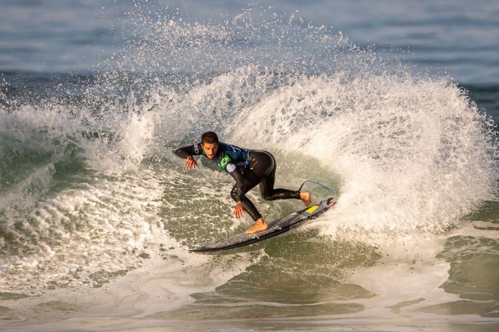 Bicampeão mundial de surf Filipe Toledo para carreira para tratar saúde mental