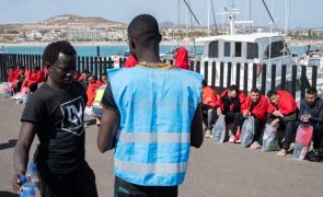 Travessias irregulares para UE caem em janeiro mas sobem nas Canárias