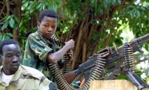 Mais de 10 mil crianças integram grupos armados na República Centro-Africana