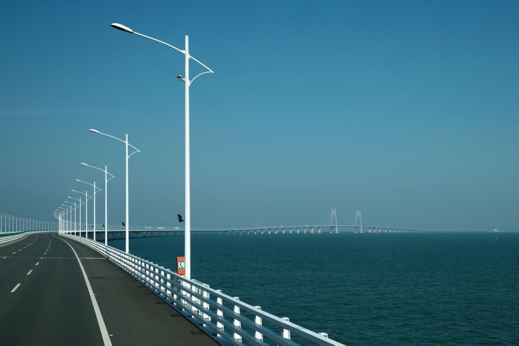 Maior ponte marítima do mundo no sudeste da China bate recorde de passageiros