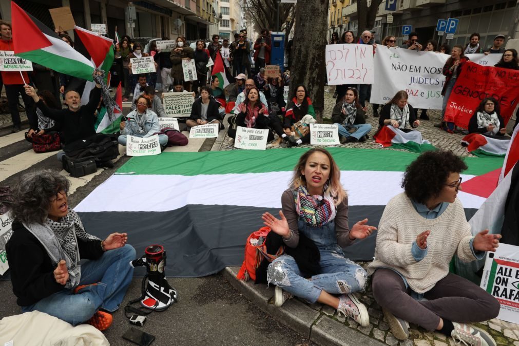 Manifestantes em Lisboa pedem corte de relações com Israel e expulsão do embaixador