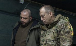 Exército retira-se de Adviika, no leste da Ucrânia - general ucraniano