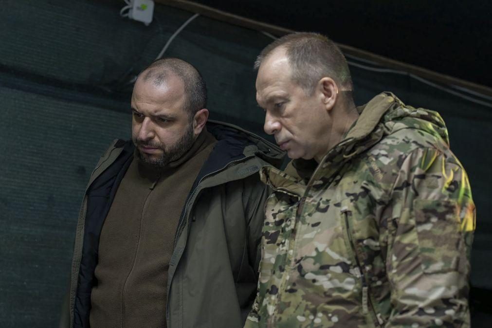 Exército retira-se de Adviika, no leste da Ucrânia - general ucraniano