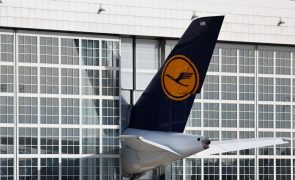 Pessoal de terra da Lufthansa na Alemanha volta à greve na terça-feira