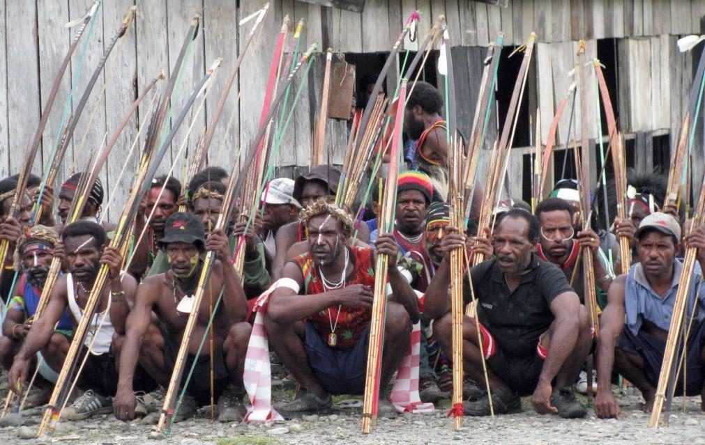 Novo balanço aponta para 64 mortos em confrontos tribais na Papua Nova Guiné