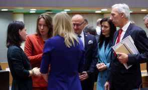 Chefes da diplomacia da UE debatem tensões no Mar Vermelho e acordo com Israel