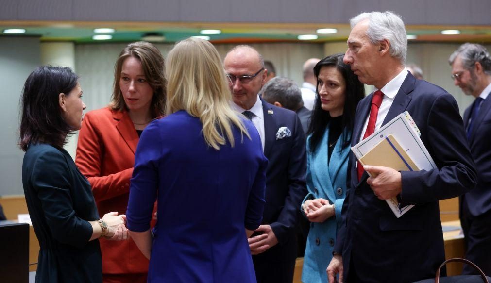Chefes da diplomacia da UE debatem tensões no Mar Vermelho e acordo com Israel