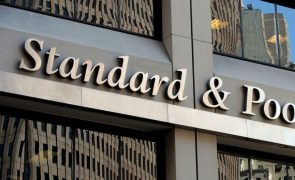 Standard & Poor's decide manter 'rating' de Angola em B- com perspetiva estável