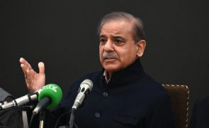 Ex-PM Shehbaz Sharif nomeado candidato a chefe de Governo no Paquistão