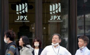 Bolsa de Tóquio abre a ganhar 1,50%