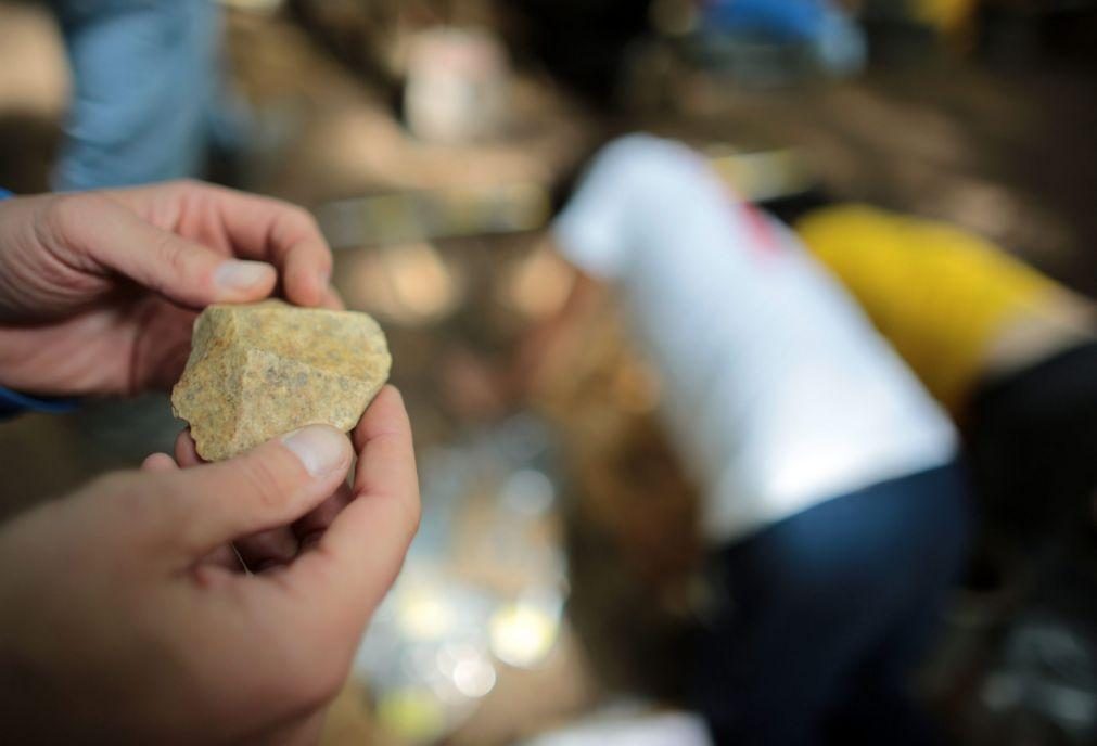 Neandertais usavam cola para fazer ferramentas de pedra