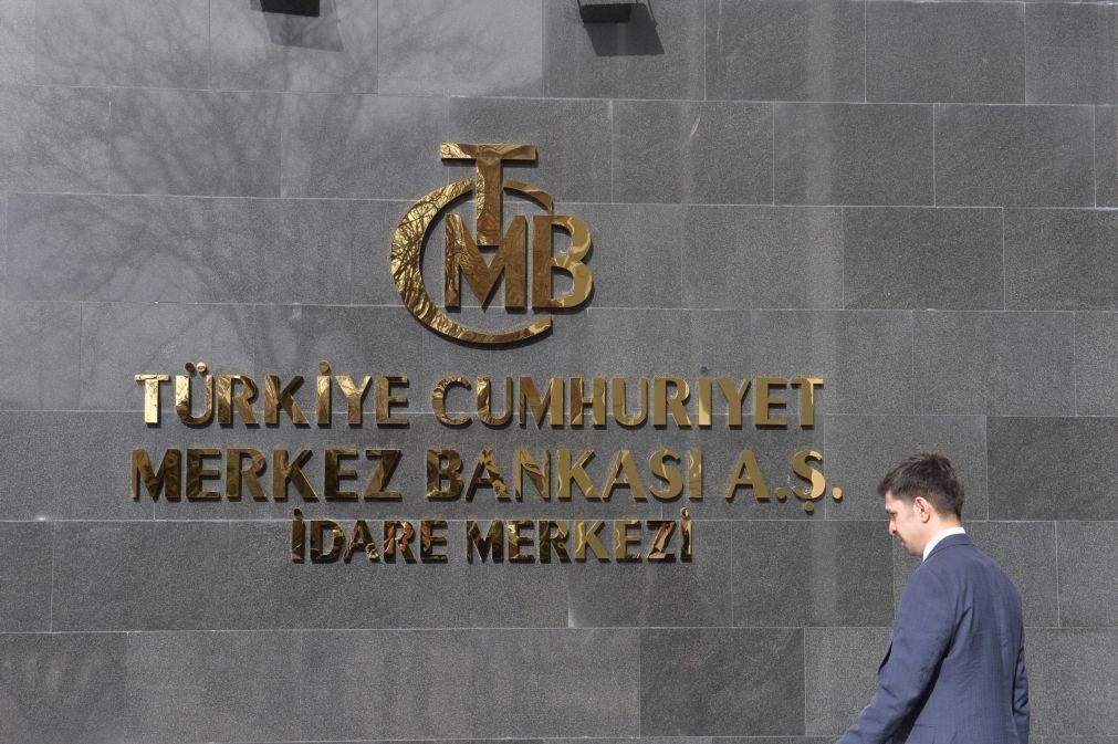Banco Central da Turquia mantém taxas de juro em 45%