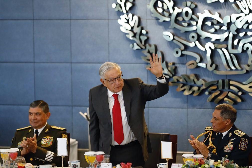 Presidente mexicano revela número de jornalista durante conferência de imprensa