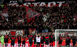 Bayer Leverkusen reforça liderança da Bundesliga e faz história na Alemanha