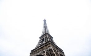 Torre Eiffel reabre no domingo depois de greve de cinco dias