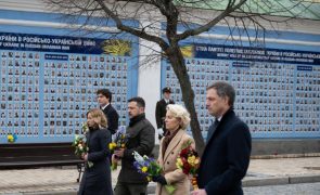 Zelensky homenageia soldados mortos em cerimónia com líderes da UE, Itália, Canadá e Bélgica