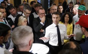 Macron recebido com vaias e pedidos de demissão em Salão de Agricultura de Paris