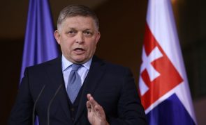 Primeiro-ministro eslovaco diz que Ocidente está a aumentar tensão ao ajudar Kiev