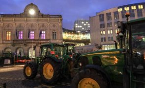 Ministros da Agricultura da UE debatem apoios ao setor com manifestação à porta