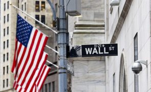Wall Street fecha sem rumo com deceção nos indicadores e expectativa com inflação