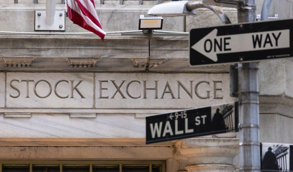 Wall Street segue no 'vermelho' no início da sessão