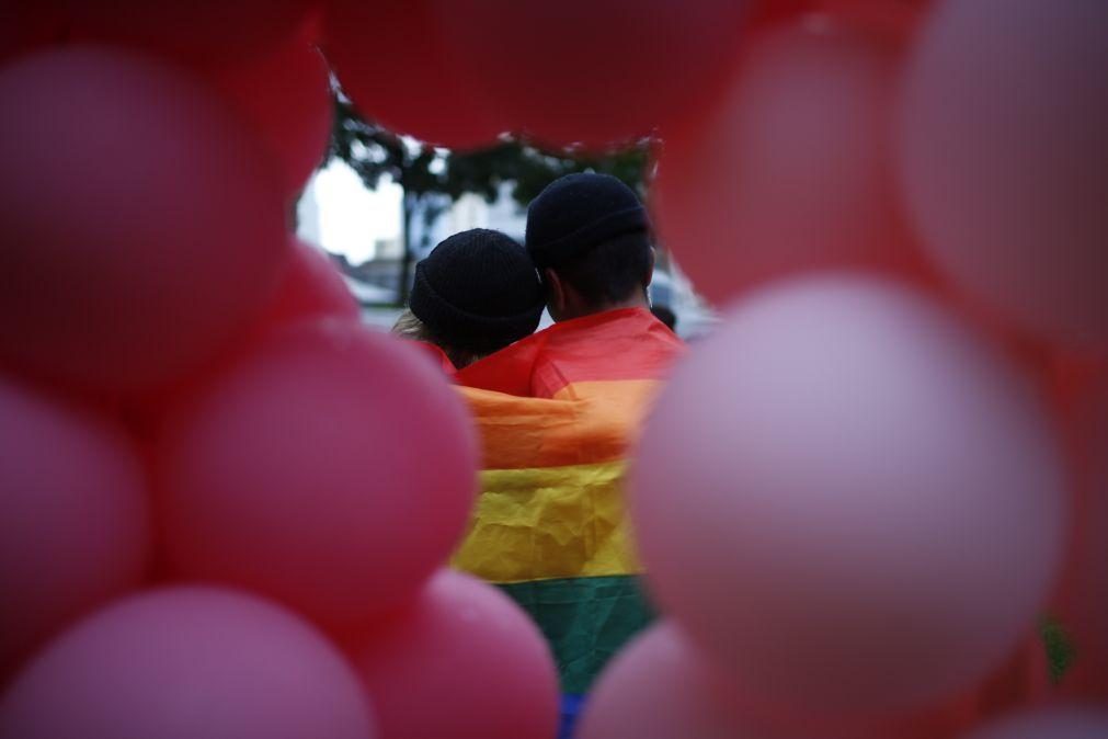 Gana aprova lei que penaliza as práticas homossexuais com penas de prisão