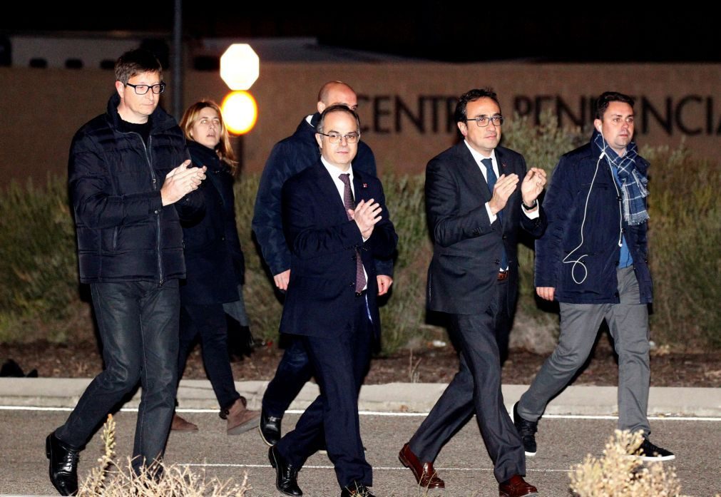 Justiça espanhola liberta seis ex-ministros da Catalunha