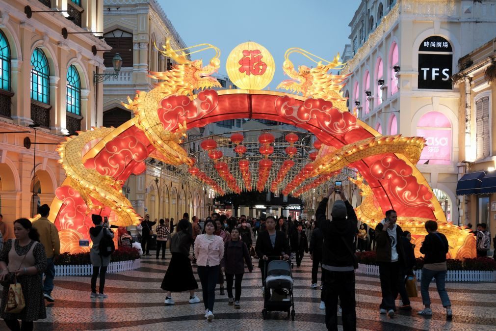 Economia de Macau voltou a crescer em 2023 com retoma do turismo