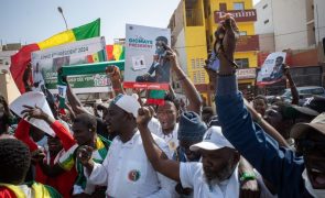 Centenas de manifestantes exigem eleições presidenciais no Senegal em abril
