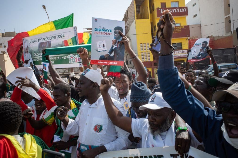 Centenas de manifestantes exigem eleições presidenciais no Senegal em abril