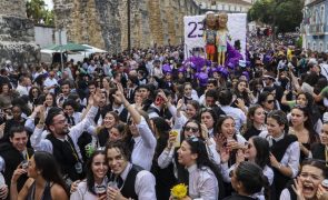 Perto de 70 % dos estudantes da Universidade de Coimbra pensam emigrar