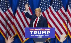 Supremo Tribunal dos EUA autoriza Trump a permanecer nos boletins de voto