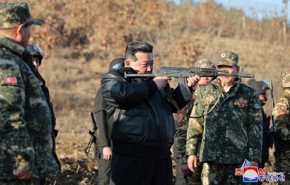 Líder norte-coreano quer reforçar exercícios militares face a manobras aliadas